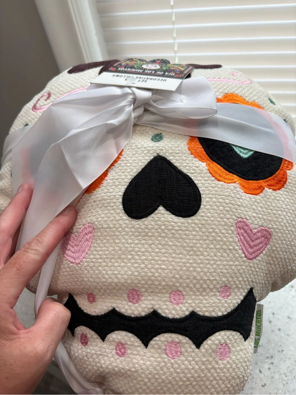 NWT Dia de Los Muertos Skull Decorative Pillow Set-White w/Multicolor- set of 3